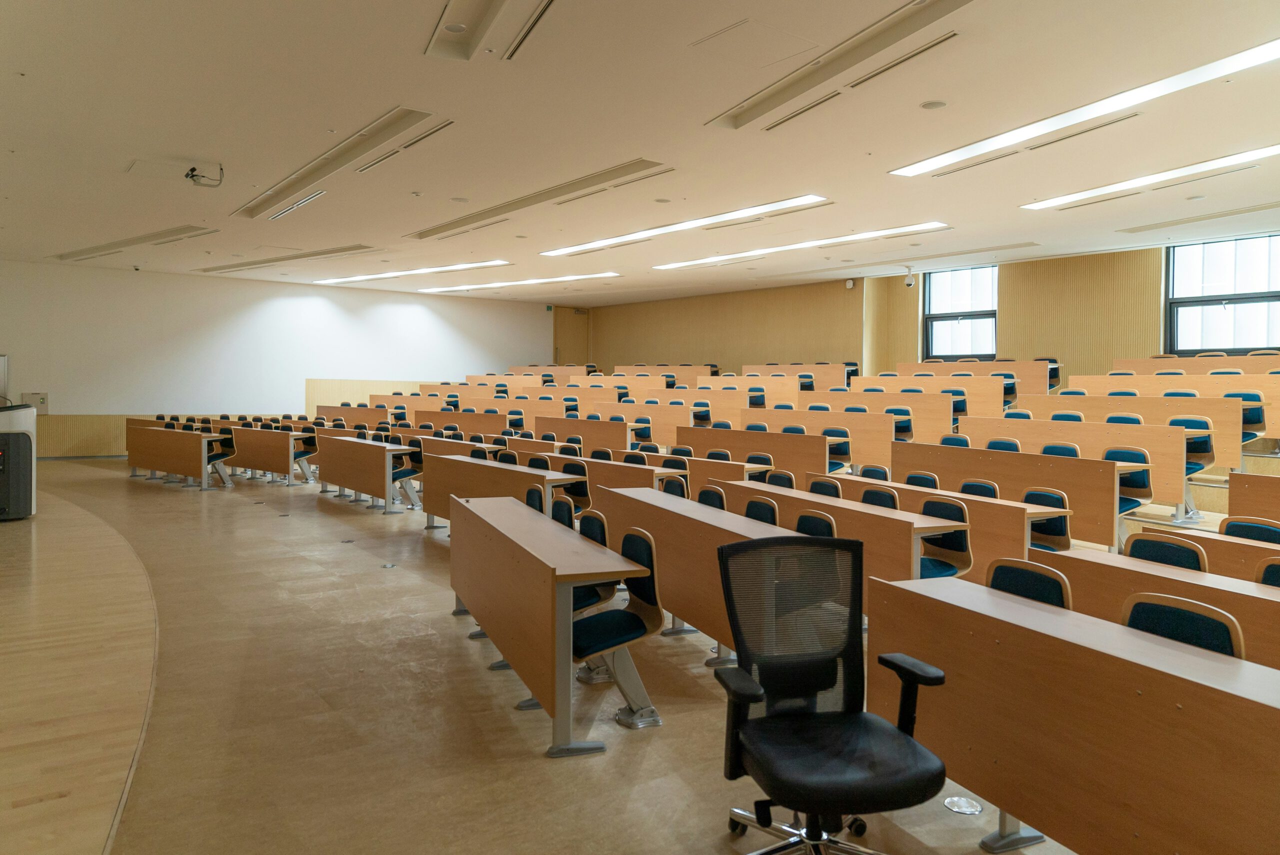 Leerer Klassenraum